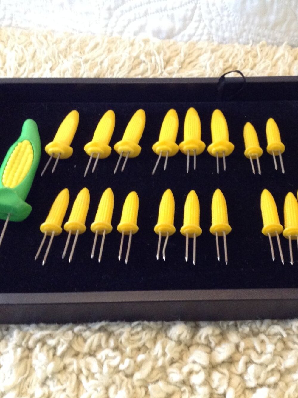VTG '80's LOT BAG (23) Corn Cob Holders Cabincore Farmhouse Family Cookouts FUN